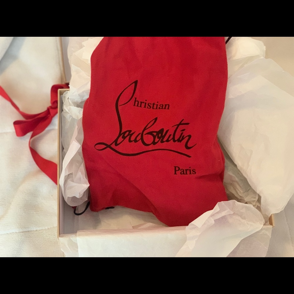 BNNW Christian Louboutin patent  peep toe heels - Picture 6 of 8